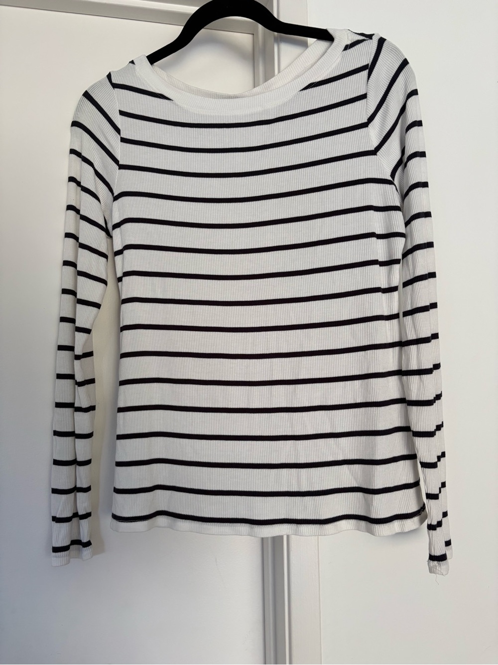 Halogen Women’s White and Black Striped Long-Sleeve Ribbed Top